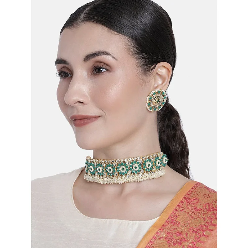 women’s bridal necklaces-Etnico 18k Gold Plated Traditional Green Kundan & Pearl Studded Choker Necklace Jewellery Set For Women/Girls (K7208G)