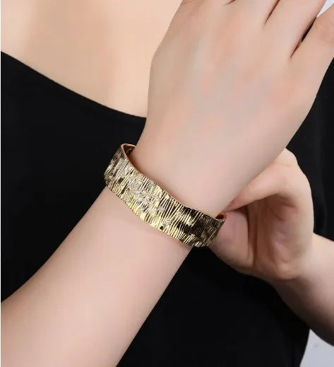 women’s sparkling bracelets-Copper 18K Gold Plated Elegant Simple Style Inlay Solid Color Zircon Bangle