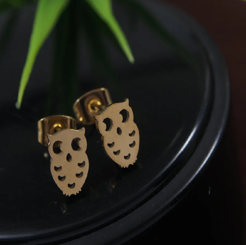 women’s gemstone stud earrings-Tarohi Jewels Stainless Steel Gold Plated Owl Stud Earring- STNER 3858