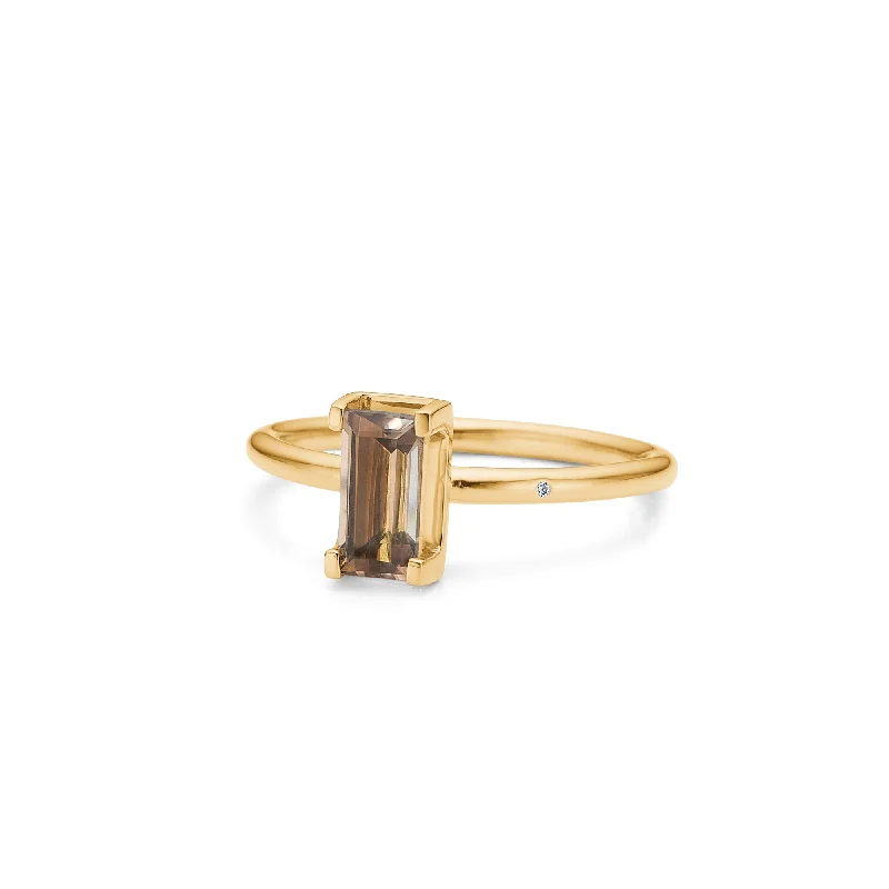 women’s cocktail rings-Nord Purity Turned 18K Gold Ring w. Quartz & Diamond