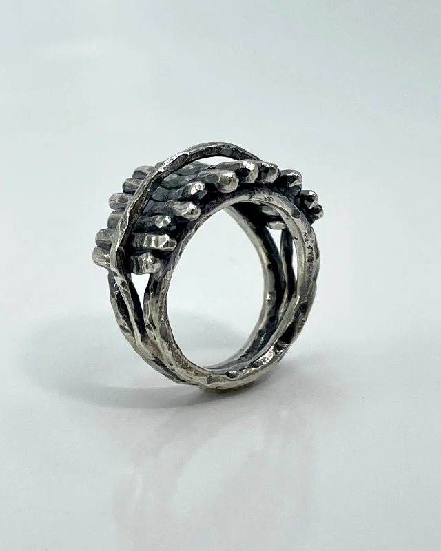 women’s classic rings-Lauren Passenti Line Work Ring with Single Wrap