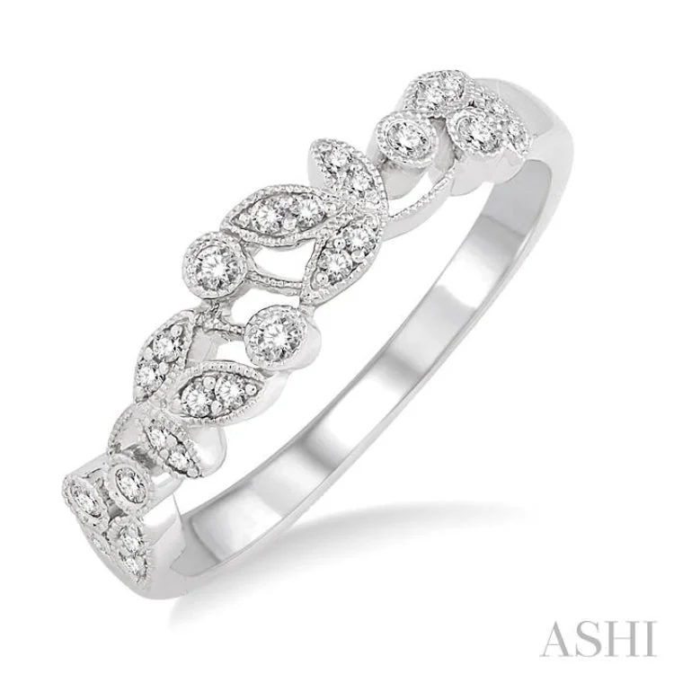 women’s romantic rings-1/6 Ctw Round Cut Diamond Wedding Band in 14K White Gold