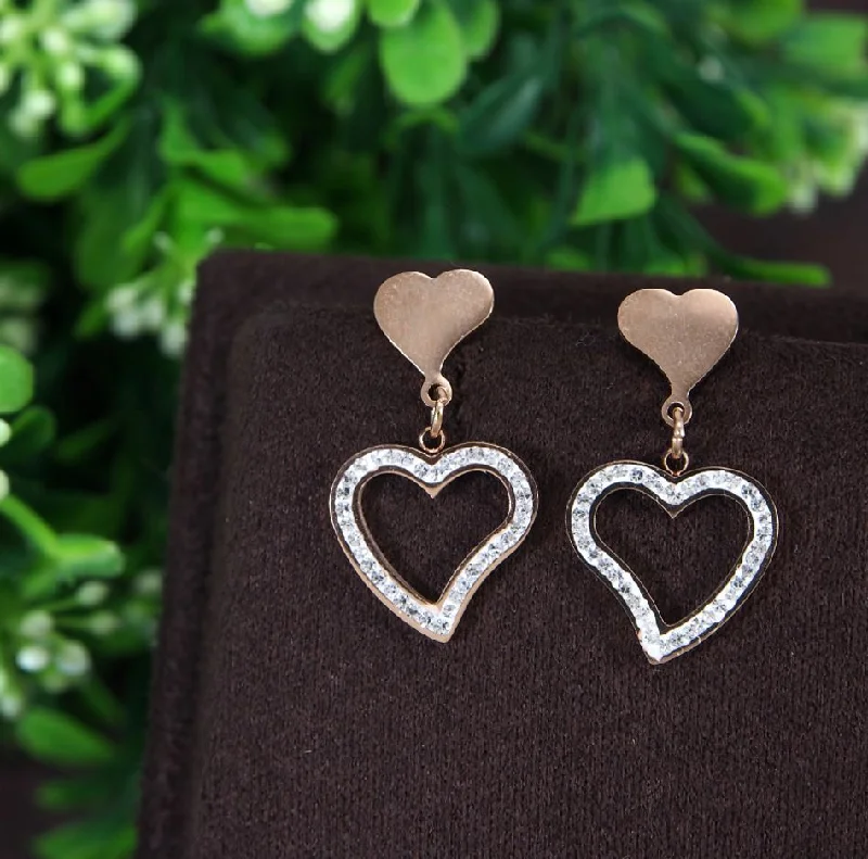 women’s statement stud earrings-Tarohi Jewels Stainless Steel Rosegold Plated Heart Shaped Earring-STNER 2766