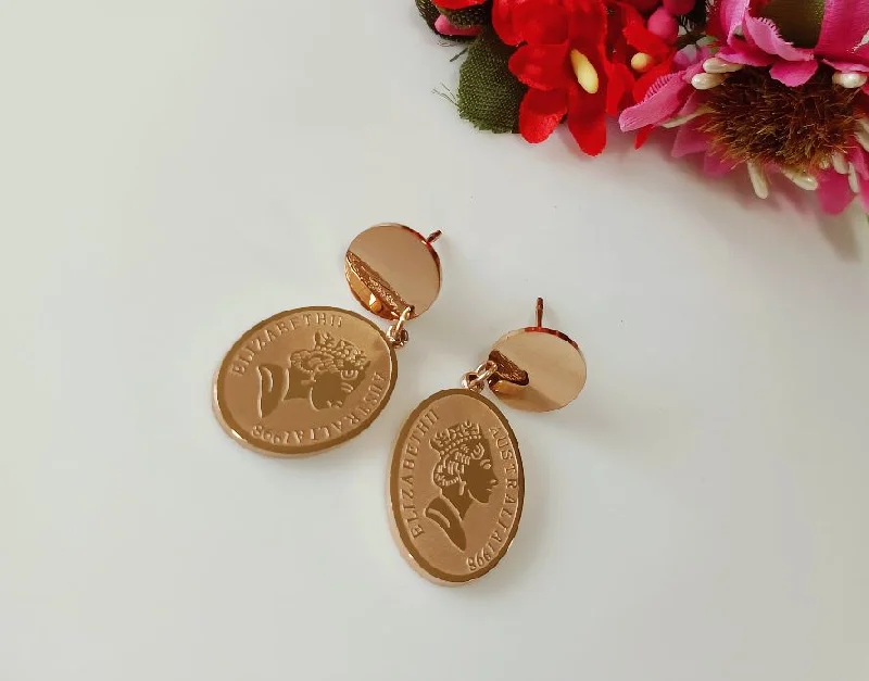 women’s earrings-Tarohi Jewels Stainless Steel Silver/Rosegold/Gold Plated Queen Elizabeth Portrait Earring-STNER 2568