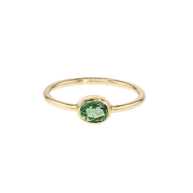 women’s engraved rings-Classic Green 14K Gold Ring w. Garnet