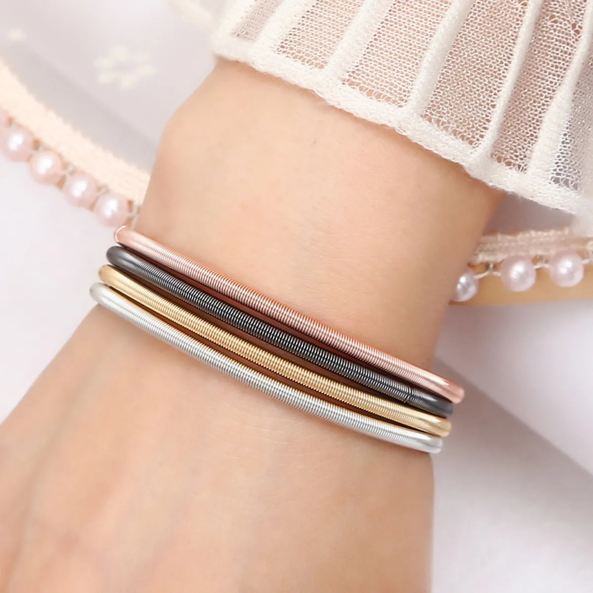 women’s fashion bangle bracelets-Simple Style Waves Solid Color Carbon Steel Unisex Bangle