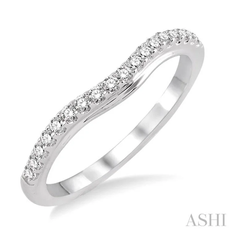 women’s sparkling rings-1/4 Ctw Round Cut Diamond Wedding Band in 14K White Gold