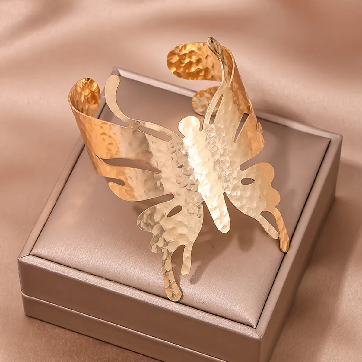 women’s statement cuff bracelets-IG Style Exaggerated Modern Style Butterfly Alloy Wholesale Bangle