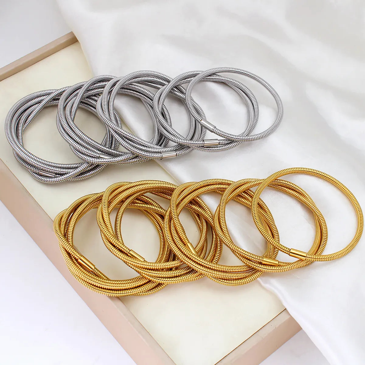 women’s colorful bracelets-Simple Style Geometric 304 Stainless Steel 18K Gold Plated Bangle In Bulk