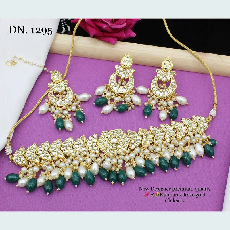 women’s statement gold necklaces-Manisha Jewellery Kundan Choker Necklace Set