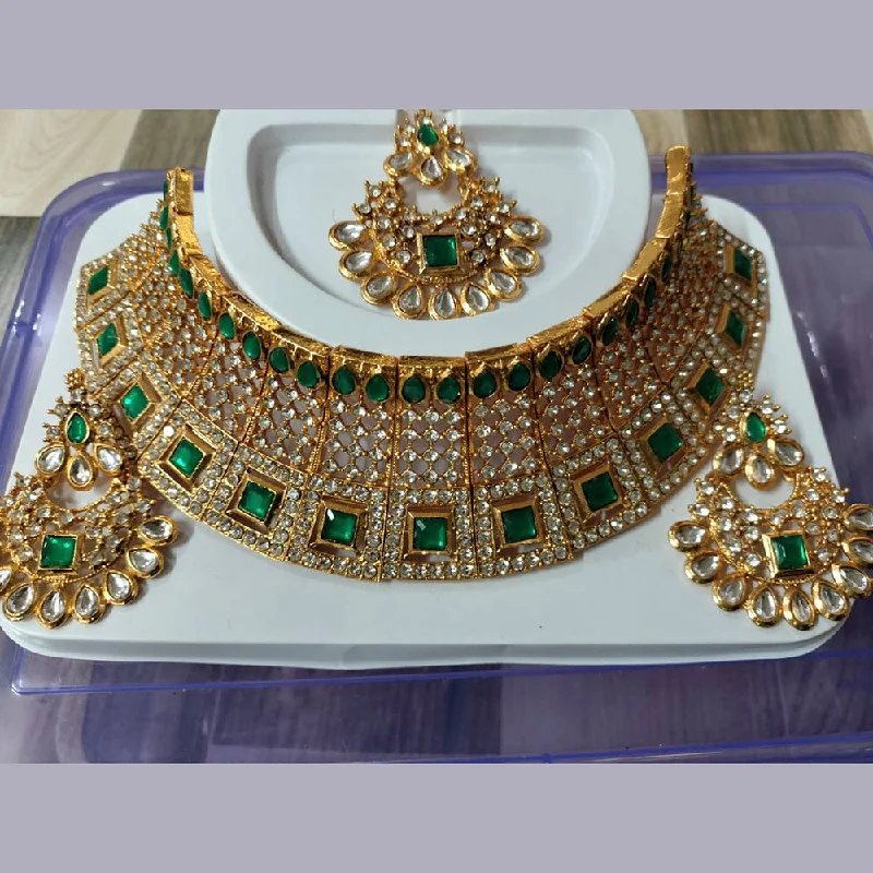 women’s butterfly necklaces-Neetu Art Gold Plated Kundan Stone Choker Necklace Set With Maangtikka