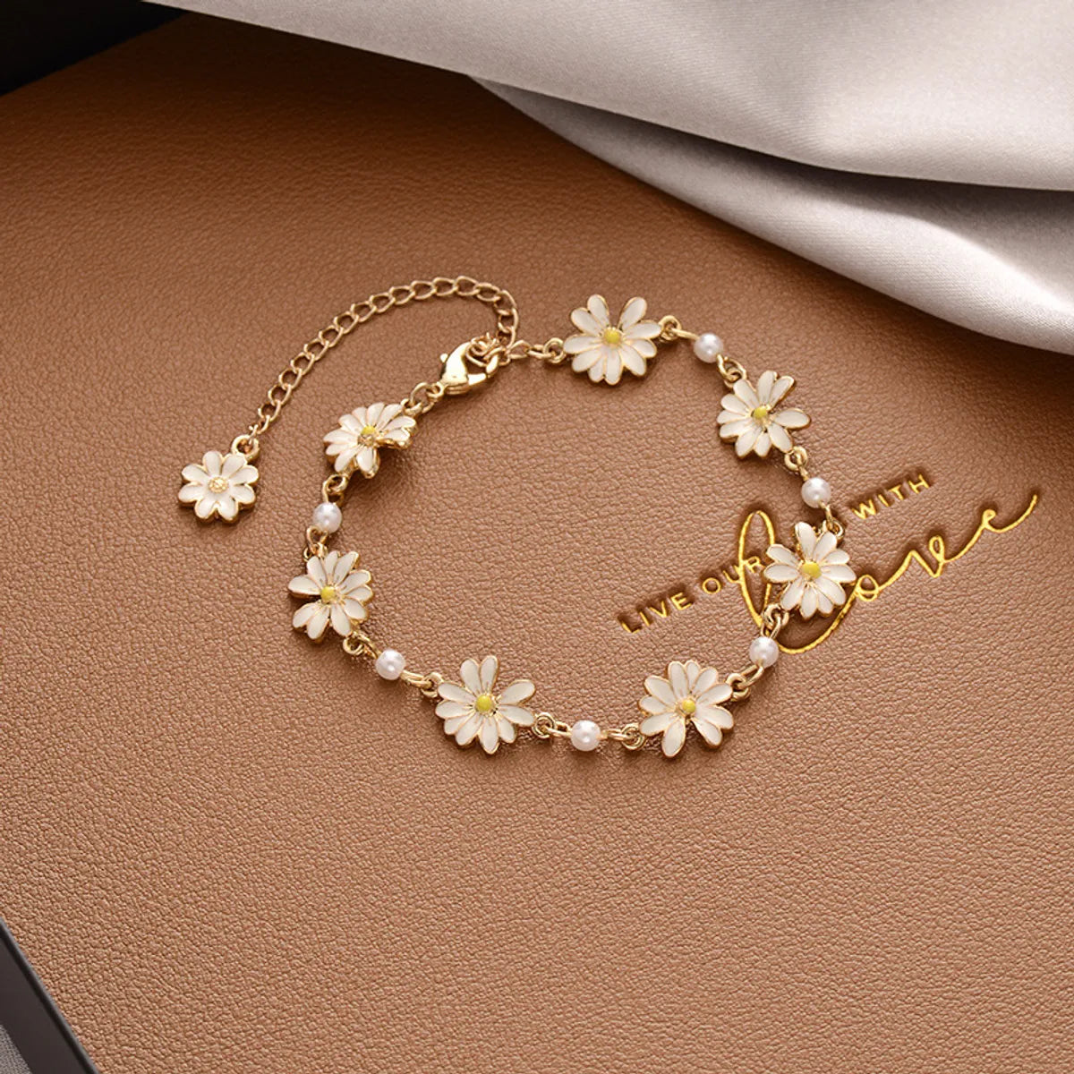 2081# Daisy Bracelet